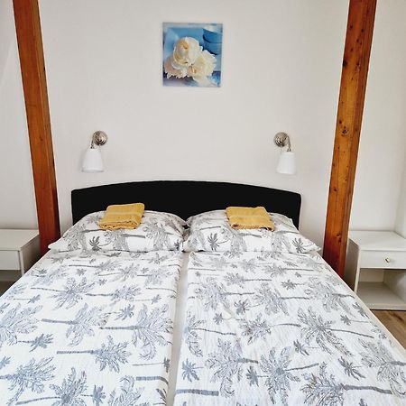 Balaton Apartman Fuered Balatonfured Exterior photo