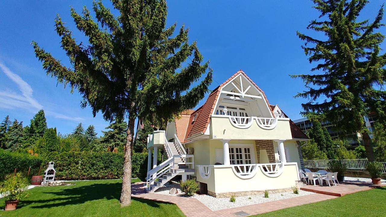 Balaton Apartman Fuered Balatonfured Exterior photo