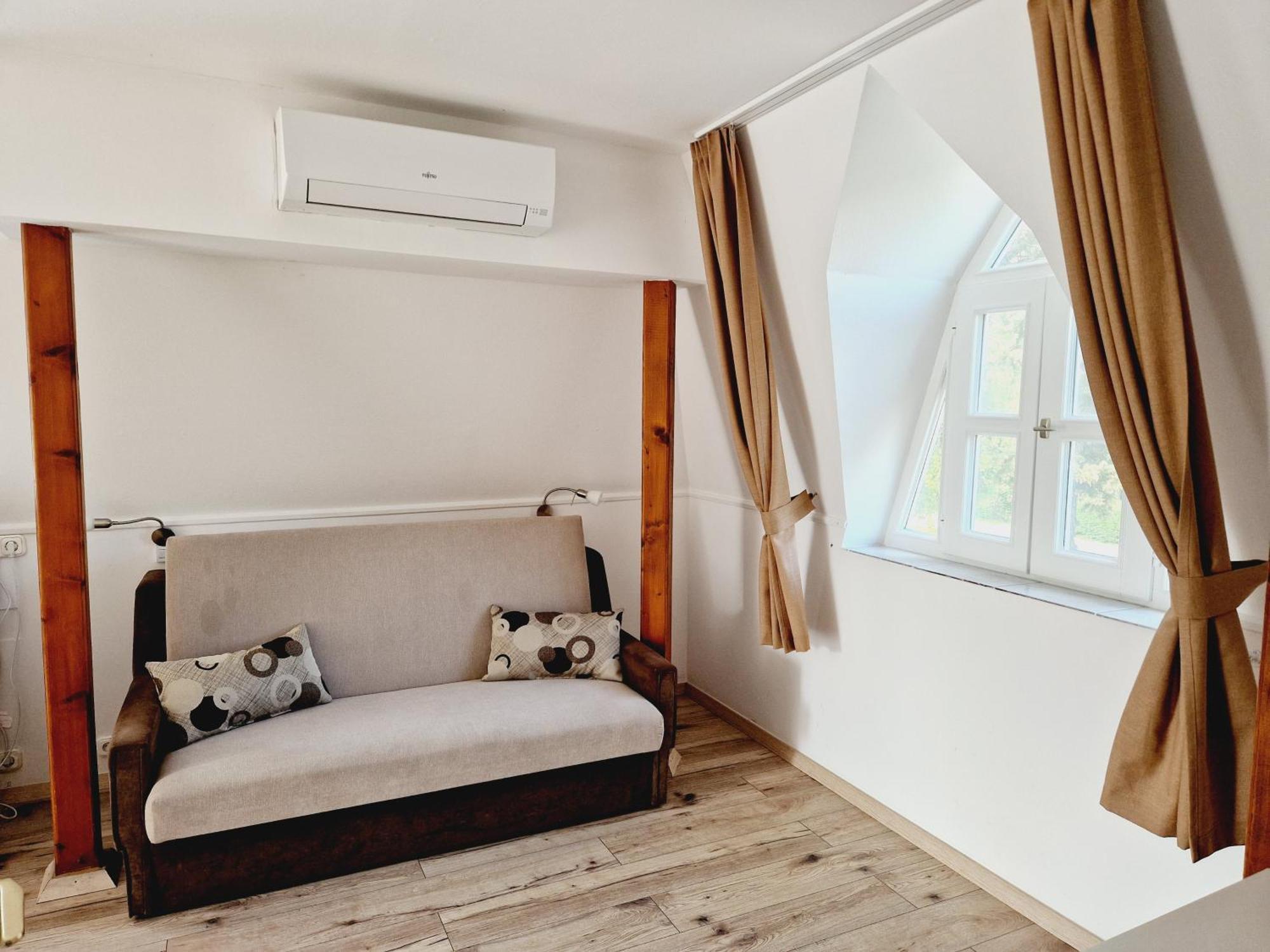 Balaton Apartman Fuered Balatonfured Exterior photo