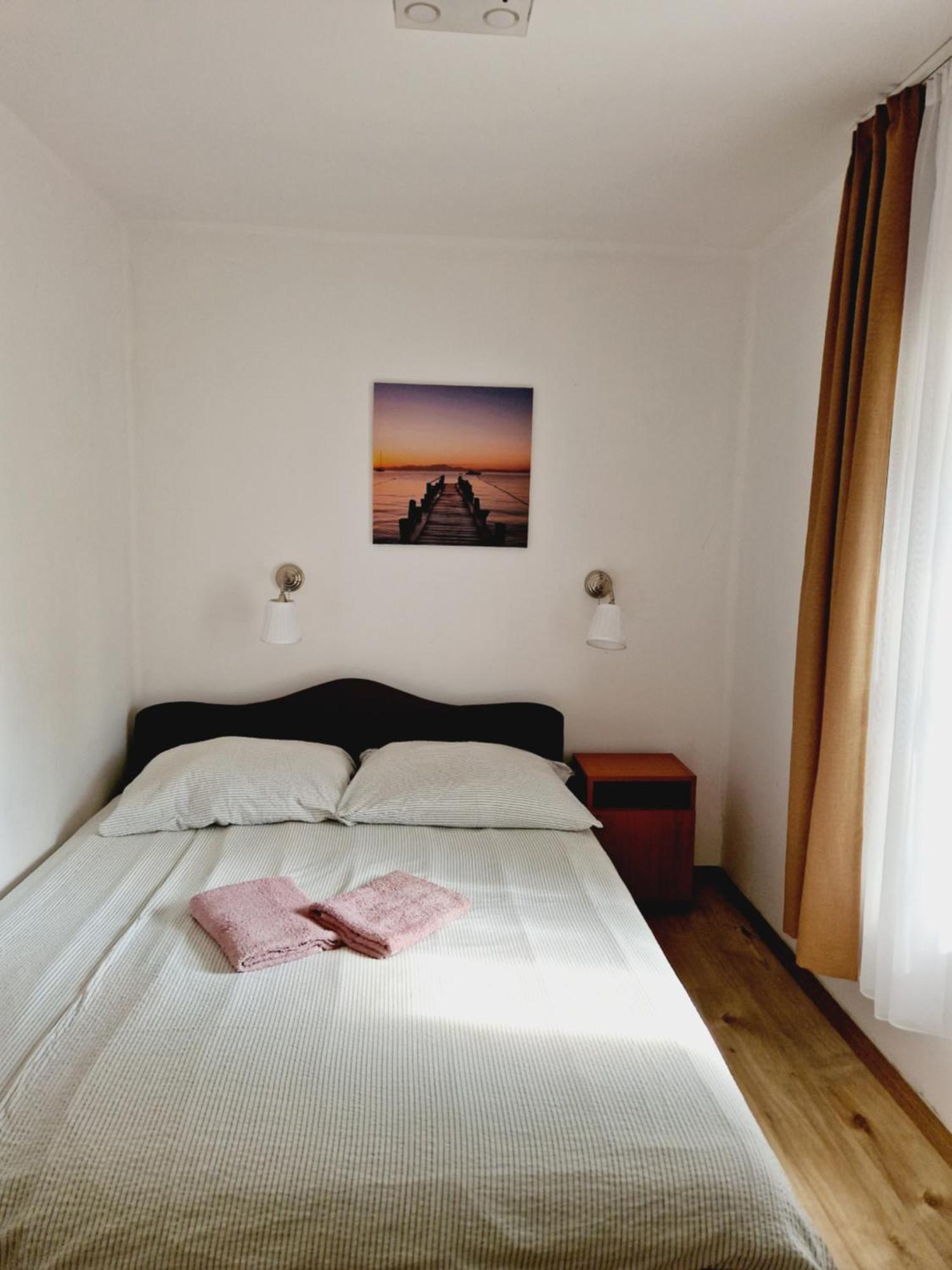Balaton Apartman Fuered Balatonfured Exterior photo