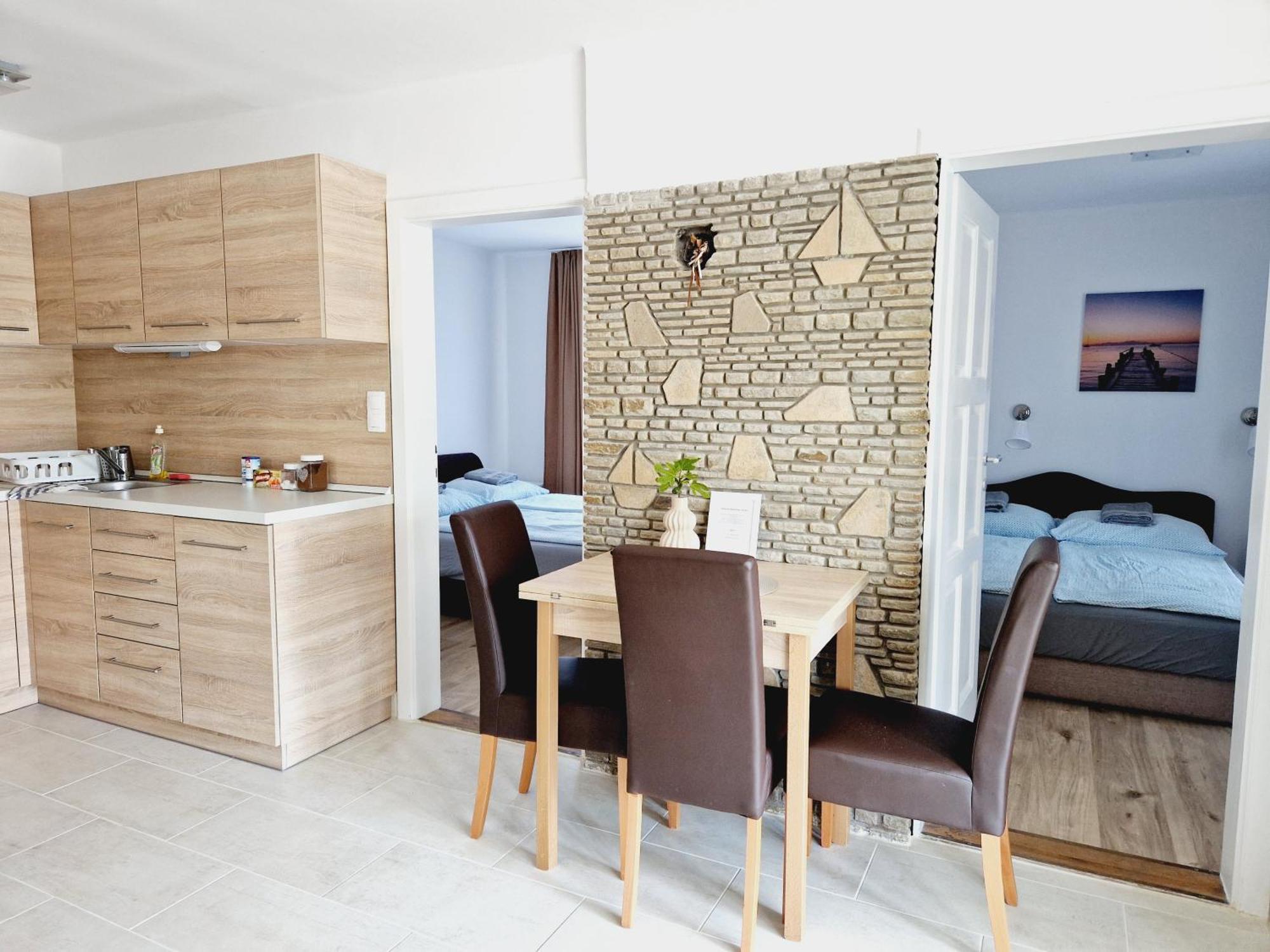 Balaton Apartman Fuered Balatonfured Exterior photo